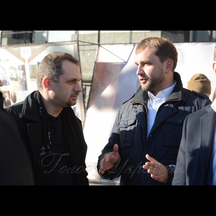 Київ, Майдан Незалежності. Відкриття виставки 