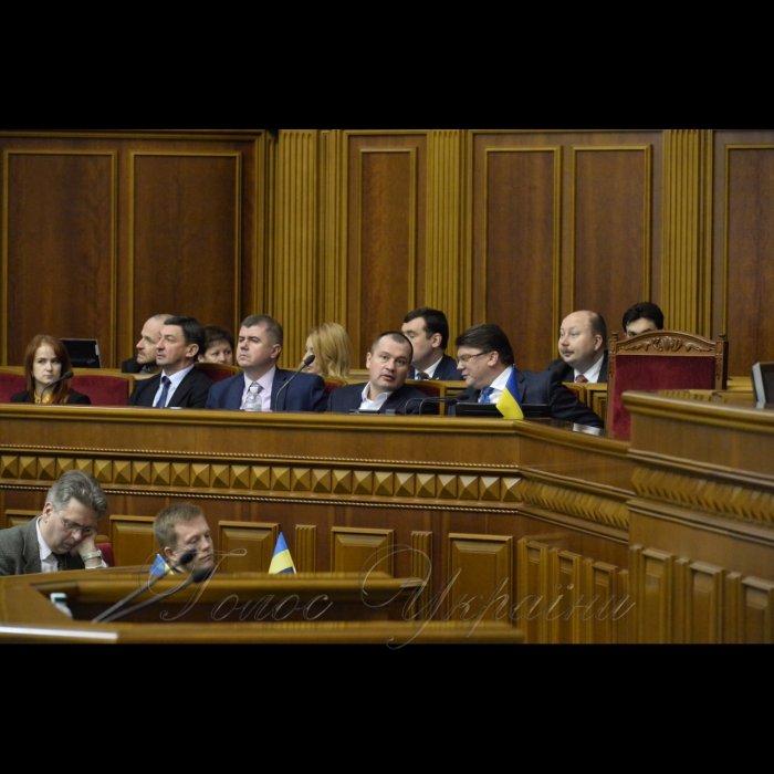 Парламентські слухання на тему:  «Формування і реалізація молодіжної політики в умовах децентралізації». 
Заступник Голови Верховної Ради України Оксана Сироїд, відкриваючи слухання, висловила свої міркування щодо обговорюваного питання. Вона підкреслила, що «децентралізація - це повноваження, підкріплені грошима і відповідальністю, а молодіжна політика - це ідеї держави, які підкріплені грошима, аби молоді люди могли себе розвивати, а отже, молодіжна політика в контексті децентралізації - це політика, яка дозволяє молодим людям розвивати себе на місцях - там, де вони народилися і живуть».
