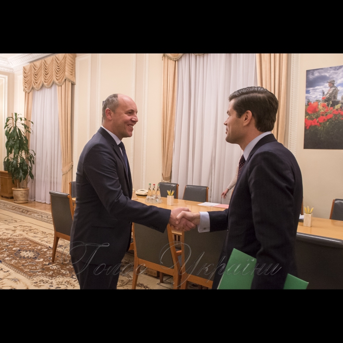 Голова Верховної Ради України Андрій Парубій провів зустріч з новопризначеним Помічником Державного секретаря США з питань Європи та Євразії Вессом Мітчеллом.