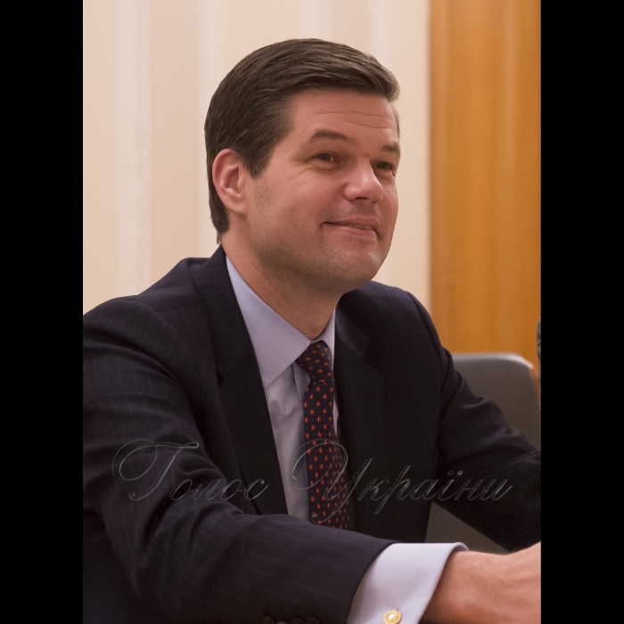 Голова Верховної Ради України Андрій Парубій провів зустріч з новопризначеним Помічником Державного секретаря США з питань Європи та Євразії Вессом Мітчеллом.
