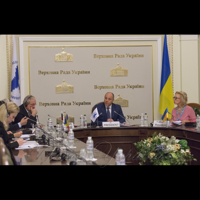 28 листопада 2017 Голова Верховної Ради України Андрій Парубій взяв участь у засіданні Бюро Асамблеї ПАЧЕС.
Асаф Гаджиєв генеральний Секретар ПАЧЕС, Голова Верховної Ради України Андрій Парубій, Людмила Денісова голова української делегації в ПАЧЕС.