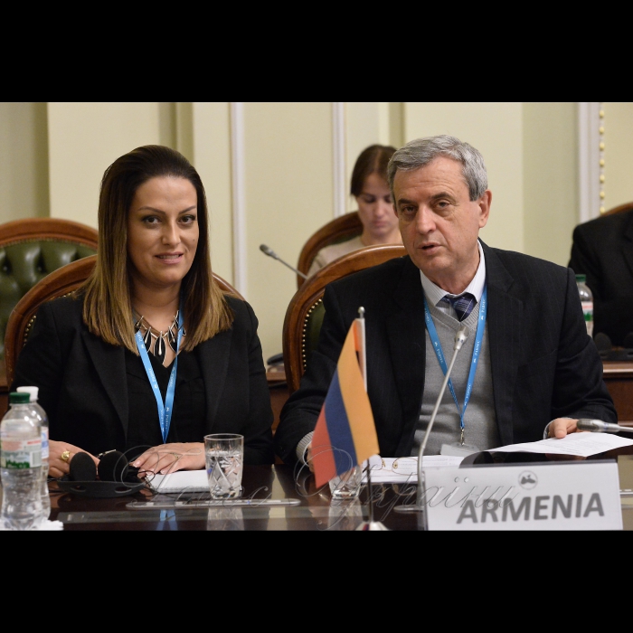 28 листопада 2017 Голова Верховної Ради України Андрій Парубій взяв участь у засіданні Постійного комітету ПАЧЕС (вул. Грушевського, 5, конференц-зал).