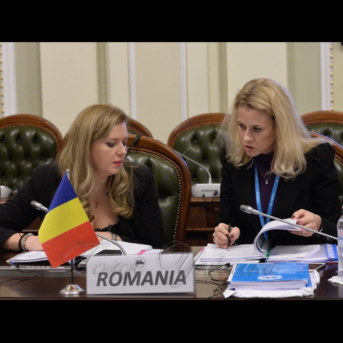 28 листопада 2017 Голова Верховної Ради України Андрій Парубій взяв участь у засіданні Постійного комітету ПАЧЕС (вул. Грушевського, 5, конференц-зал).