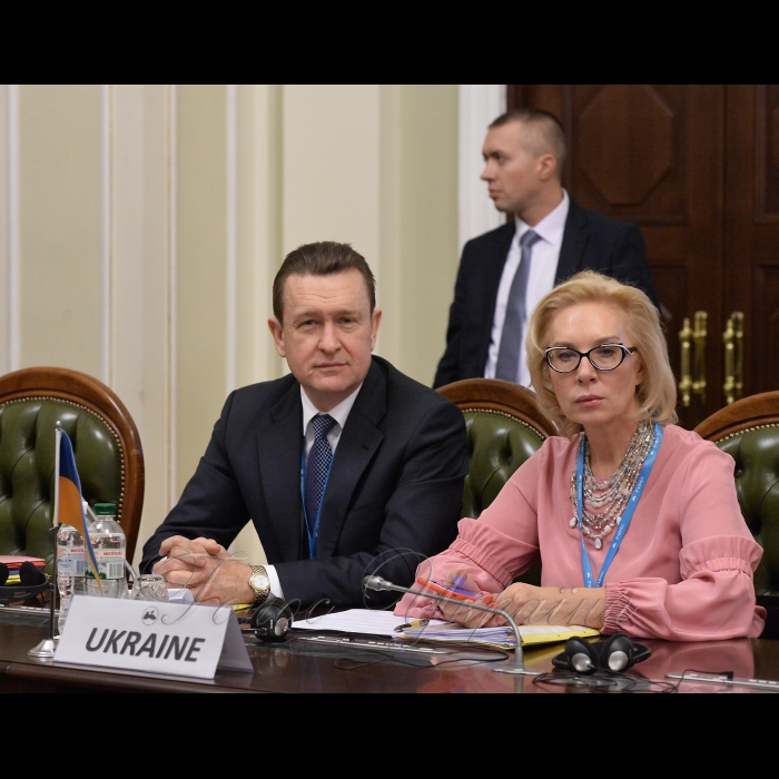 28 листопада 2017 Голова Верховної Ради України Андрій Парубій взяв участь у засіданні Постійного комітету ПАЧЕС (вул. Грушевського, 5, конференц-зал).