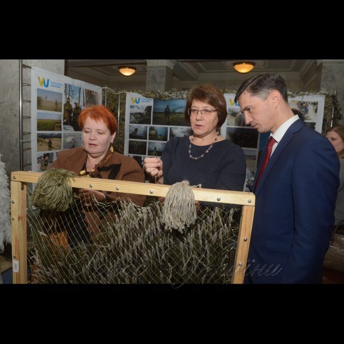 5 грудня 2017 відкриття фотоекспозиції у Верховній Раді України про діяльність громадської організації «Волонтери України» до Міжнародного дня волонтера та Збройних Сил України. Перший заступник керівника Апарату ВР - керуючий справами Боднар Петро.