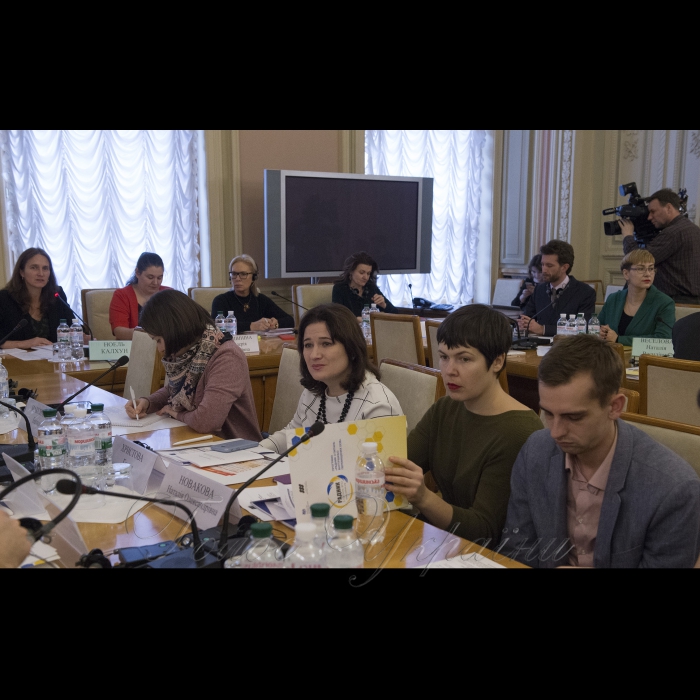 5 грудня 2017 круглий стіл у ВР з проблемних аспектів забезпечення виконання Україною норм міжнародного гуманітарного права.
До участі у круглому столі запрошені: Посол Великобританії Дж. Гоф, Глава Моніторингової місії Управління Верховного Комісара ООН з прав людини в Україні Ф. Фрейзер, Заступник представника Управління Верховного Комісара ООН у справах біженців в Україні Н. Калхун, інші високопоставлені іноземні гості.