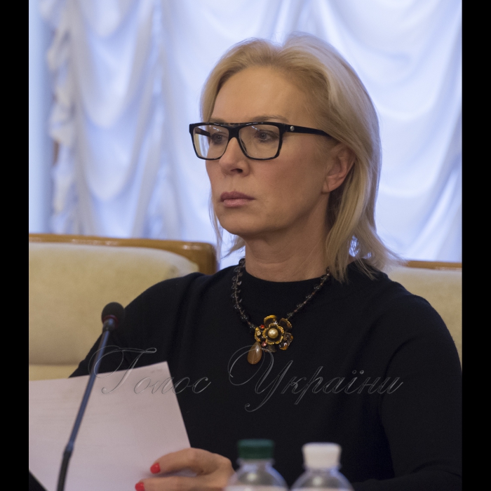 5 грудня 2017 круглий стіл у ВР з проблемних аспектів забезпечення виконання Україною норм міжнародного гуманітарного права.
До участі у круглому столі запрошені: Посол Великобританії Дж. Гоф, Глава Моніторингової місії Управління Верховного Комісара ООН з прав людини в Україні Ф. Фрейзер, Заступник представника Управління Верховного Комісара ООН у справах біженців в Україні Н. Калхун, інші високопоставлені іноземні гості.
Людмила Денісова - голова комітету ВР України з питань соціальної політики, зайнятості та пенсійного забезпечення.