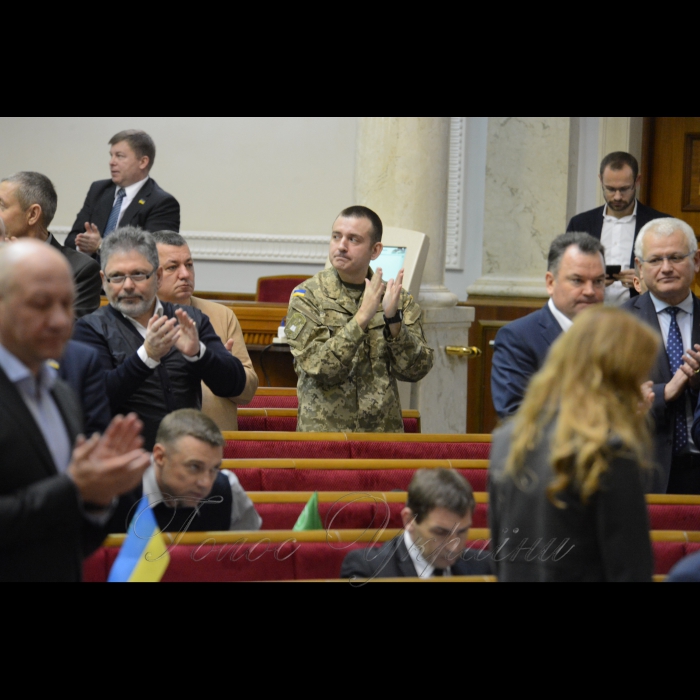 6 грудня 2017 сесія Верховної Ради України. Артем Вітко позафр.