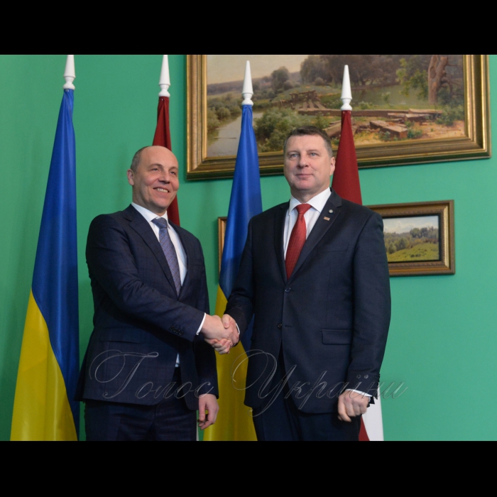 13 грудня 2017 офіційний візит Голови Верховної Ради України Андрія Парубія до Латвійської Республіки.
Зустріч Голови Верховної Ради України Андрія Парубія з Президентом Латвійської Республіки Раймондсом Вейонісом.
