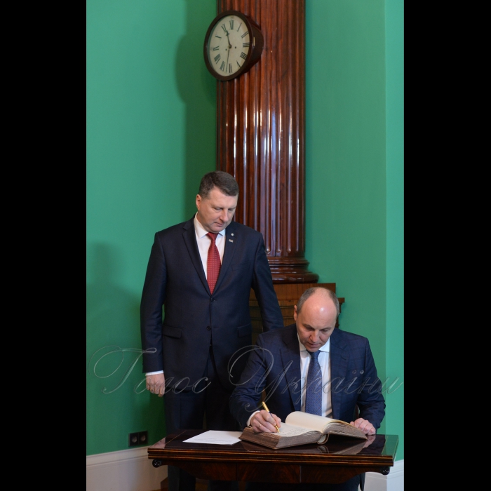 13 грудня 2017 офіційний візит Голови Верховної Ради України Андрія Парубія до Латвійської Республіки.
Зустріч Голови Верховної Ради України Андрія Парубія з Президентом Латвійської Республіки Раймондсом Вейонісом.