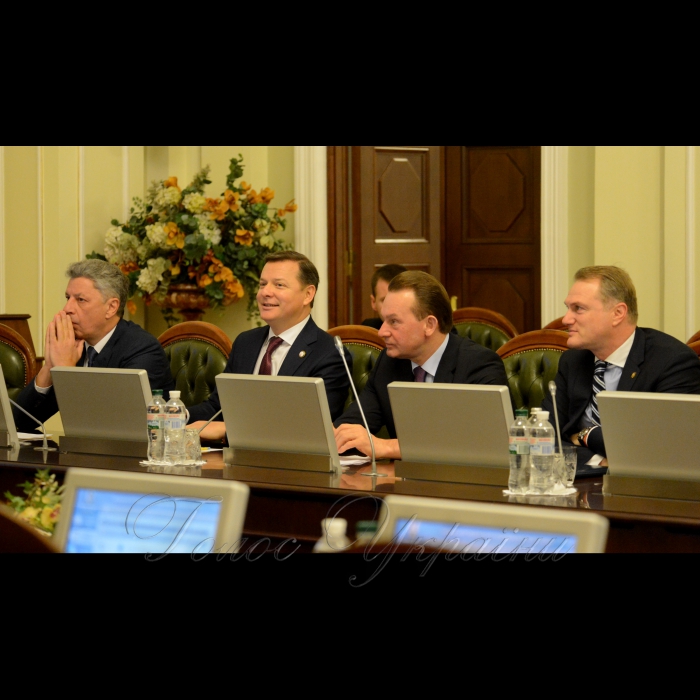 18 грудня2017 засідання Погоджувальної ради Верховної Ради України.
Юрій Бойко (ОП), Олег Ляшко (РП), Олександр Біловол (Відро.), Євгеній Рибчинський (Воля).