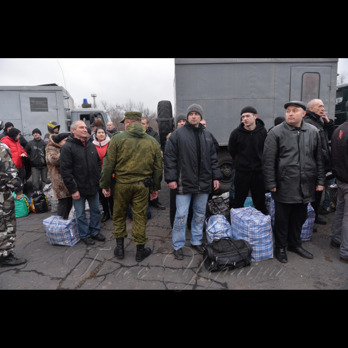 Донецька область. Звільнення 73 українських полонених на окупованій території в Горлівці. 