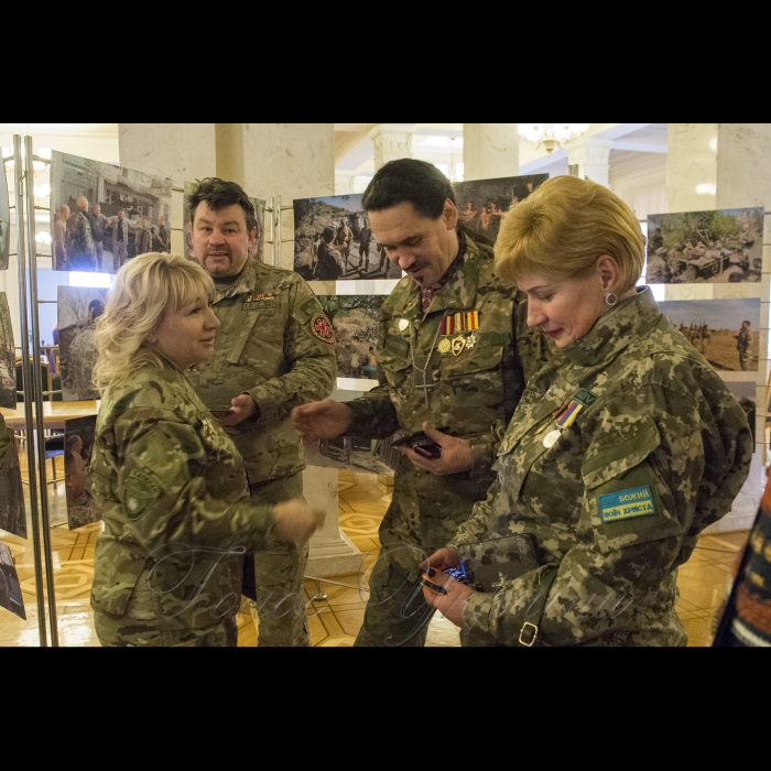 16 січня 2018 у кулуарах  Верховної Ради відкрилася фотовиставка “Військові капелани”.
експозиція, що присвячена служінню військових капеланів в підрозділах Збройних Сил України, Національної Гвардії України та в добровольчих формуваннях.