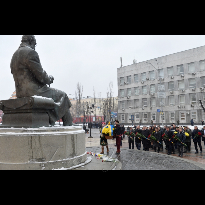 22 січня 2018 Голова Верховної Ради України Андрій Парубій, Президент Петро Порошенко разом з дружиною Мариною Порошенко взяв участь у церемонії покладання квітів до пам’ятників Тарасу Шевченку і Михайлу Грушевському з нагоди Дня Соборності України та 100-річчя проголошення незалежності Української Народної Республіки.