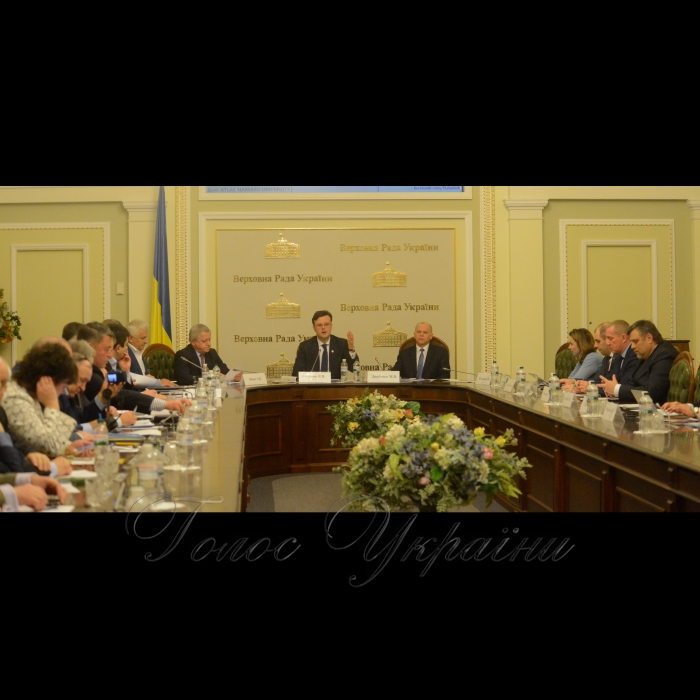 30 січня 2018 круглий стіл на тему: «Рік закону про експортно-кредитне агентство. Чому гальмують український експорт?» 
Організатори заходу - Комітет з питань промислової політики та підприємництва та Комітет з питань фінансової політики та банківської діяльності.
Закон про експортно-кредитне агентство (ЕКА) був прийнятий Верховною Радою ще наприкінці 2016-го року в результаті майже дворічної роботи та дискусій, і вступив у силу 1 січня 2017 року. Минув більш ніж рік, а українського ЕКА й досі немає. Для його створення є всі умови, чому ж ЕКА не створено і не підтримує українських виробників несировинної продукції на іноземних ринках?
