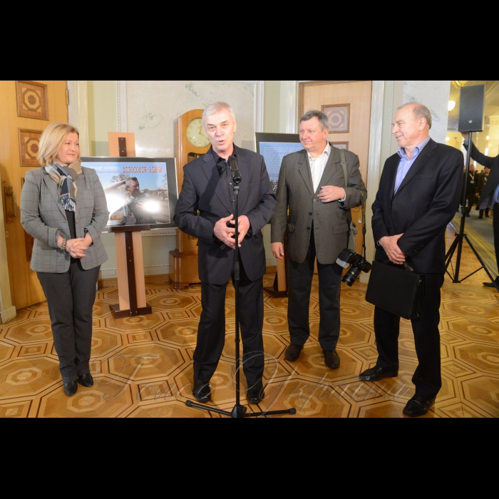 6 лютого 2018 відкриття виставки репортера газети «Голос України» Олександра Клименка «Філософія війни».
Народні депутати України, представники засобів масової інформації та гості парламенту зможуть ознайомитися із світлинами, що відображають епізоди бойового життя на передовій і у прифронтовій зоні. 
Експозиція побудована на відчуттях, асоціаціях, смислових паралелях, з яких складається картинка війни – така, якою побачила її людина з фотокамерою.
Ірина Геращенко Перший заступник Голови Верховної Ради України, Генеральний директор Національного музею історії України у Другій світовій війні Іван Ковальчук, Олександр Клименко, головний редактор газети «Голос України» Анатолій Горлов.