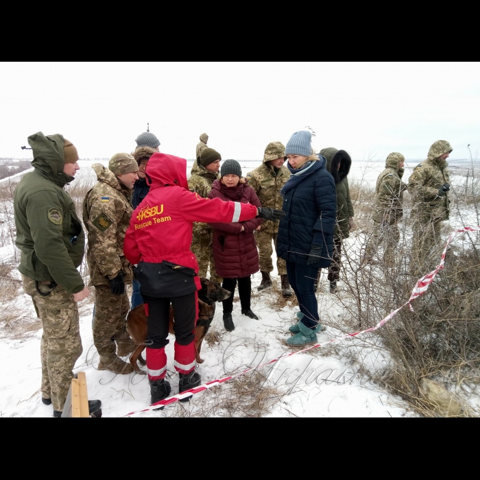 12 лютого 2018 візит Першого заступника Голови Верховної Ради України Ірина Геращенко разом з новим Послом Іспанії в Україні пані Сільвією Кортес Мартін на Донбас.
Ознайомлення з безпековою і гуманітарною ситуацією на Донбасі. 
Роскопки бійців, які загинули у боях за Лисичанськ.
Пошуковими роботами займається спеціальний підрозділ цивільно-військового співробітництва «Евакуація 200» (Гуманітарний проект ЗСУ “Евакуація 200” в районі проведення антитерористичної операції на території Донецької та Луганської областей).