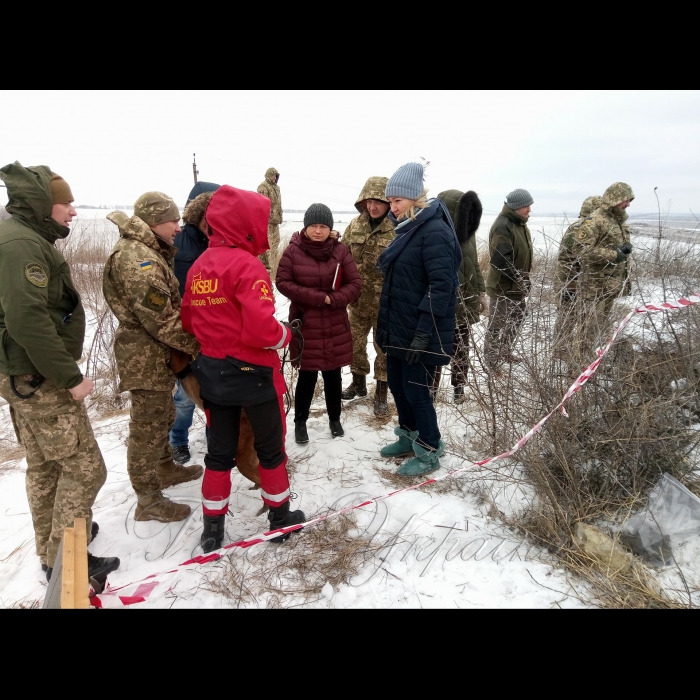 12 лютого 2018 візит Першого заступника Голови Верховної Ради України Ірина Геращенко разом з новим Послом Іспанії в Україні пані Сільвією Кортес Мартін на Донбас.
Ознайомлення з безпековою і гуманітарною ситуацією на Донбасі. 
Роскопки бійців, які загинули у боях за Лисичанськ.
Пошуковими роботами займається спеціальний підрозділ цивільно-військового співробітництва «Евакуація 200» (Гуманітарний проект ЗСУ “Евакуація 200” в районі проведення антитерористичної операції на території Донецької та Луганської областей).