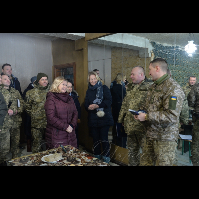 12 лютого 2018 поїздка в зону АТО разом з першим заступником Голови ВРУ Іриною Геращенко, заступником Голови Комітету ВРУ з питань євроінтеграції Марією Іоновою, заступником Міністра закордонних справ України Оленою Зеркаль, заступником керівника Головного департаменту зовнішньої політики та євроінтеграції АПУ Мариною Михайленко та Надзвичайним і Повноважним Послом Іспанії в Україні Сільвією Кортес Мартін. З командуванням 10 бригади.