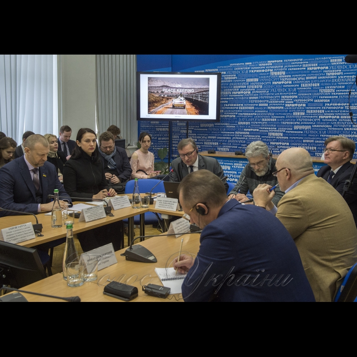 13 лютого 2018 Круглий стіл на тему: 