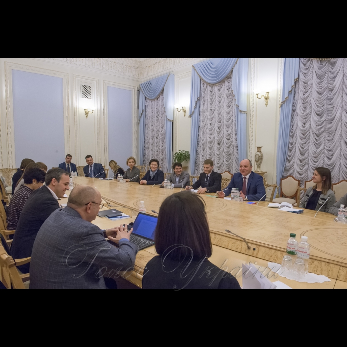 14 лютого 2018 Голова Верховної Ради України Андрій Парубій провів зустріч з громадськими експертами щодо пріоритетів порядку денного на восьму сесію Верховної Ради восьмого скликання.