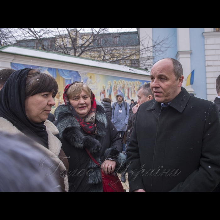 20 лютого 2018 Голова ВР Андрій Парубій, Президент України Петро Порошенко, Прем’єр-міністр Володимир Гройсман, Голова Української православної церкви Київського патріархату, Патріарх Київський і всієї Руси-України Філарет під час молебню за загиблими Героями Небесної Сотні в Михайлівському соборі.
