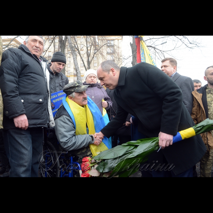 20 лютого 2018 Прем’єр-міністр України Володимир Гройсман спільно з Головою Верховної Ради України Андрієм Парубієм вшанували пам’ять загиблих під час подій Революції Гідності 2013-2014 років. Глава Уряду та Глава Парламенту поклали квіти до Хреста Героям Небесної Сотні.