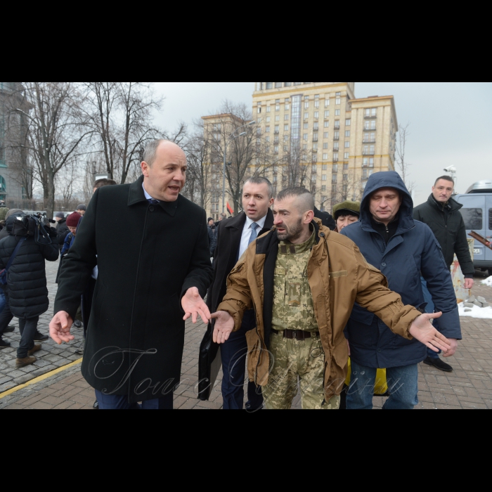 20 лютого 2018 Прем’єр-міністр України Володимир Гройсман спільно з Головою Верховної Ради України Андрієм Парубієм вшанували пам’ять загиблих під час подій Революції Гідності 2013-2014 років. Глава Уряду та Глава Парламенту поклали квіти до Хреста Героям Небесної Сотні.