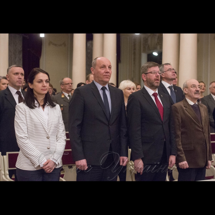 21 лютого 2018 Голова Верховної Ради України Андрій Парубій привітав з нагоди До 100-річчя відновлення Литовської держави Посольство Литовської Республіки в Україні та діаспору у Націонольної філармонії України.