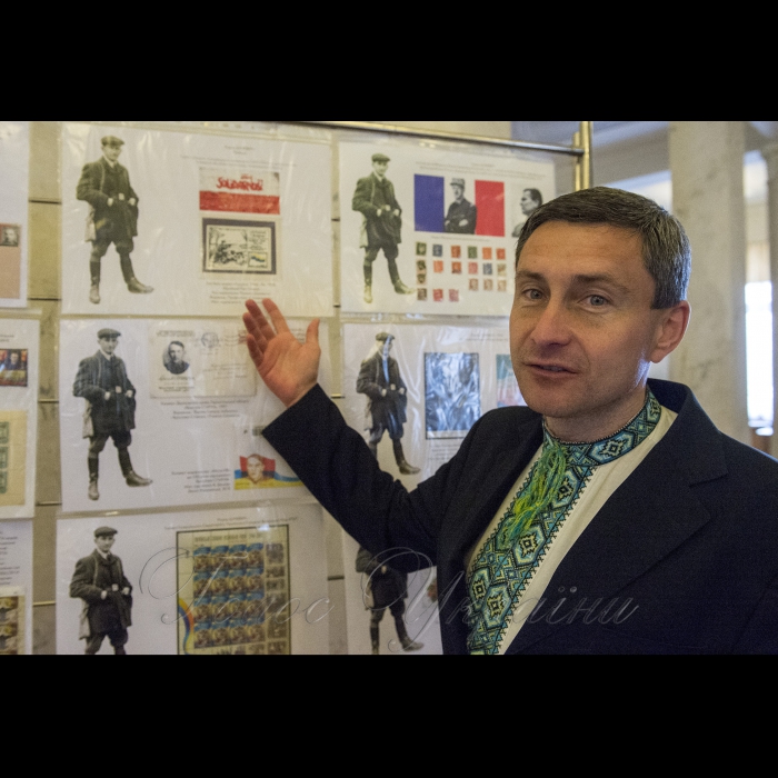 27 лютого 2018 з нагоди 110-річчя народження Р. Шухевича та 75-річчя створення Української Повстанської Армії в кулуарах ІІІ–го поверху будинку Верховної Ради України відкриється виставка філателістичних знаків про Романа Шухевича «Від столиці Воюючої України (ОУН-УПА-УГВР), село Бишки на Тернопіллі – до столиці незалежної України, Київ». Колекцію марок та конвертів, що видавалися впродовж 1951-1991 років у США, зібрав житель міста Тернополя, історик Василь Штокало. Історик Василь Штокало.