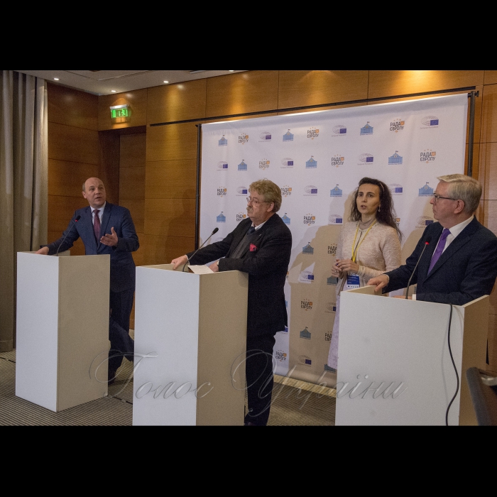 06 березня 2018 прес-конференція Голови Верховної Ради Андрія Парубія, Уповноваженого у справах України члена Європейського Парламенту Ельмара Брока та керівника Місії Європейського Парламенту з оцінки потреб Верховної Ради України Пета Кокса.