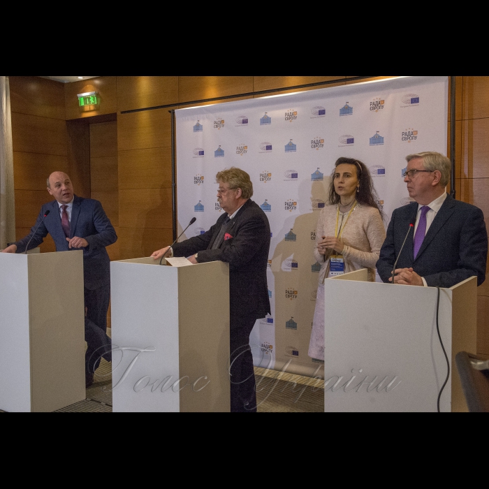 06 березня 2018 прес-конференція Голови Верховної Ради Андрія Парубія, Уповноваженого у справах України члена Європейського Парламенту Ельмара Брока та керівника Місії Європейського Парламенту з оцінки потреб Верховної Ради України Пета Кокса.