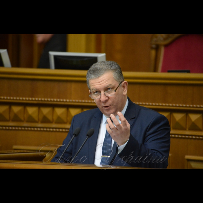 16 березня 2018 сесія Верховної Ради України. Андрій Рева міністр праці та соц. політики.