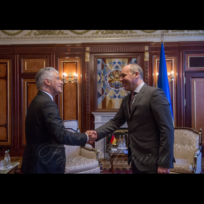 Зустріч Голови Верховної Ради України Андрія Парубія з Надзвичайним і Повноважним послом республіки Німеччина Ернстом Райхелем