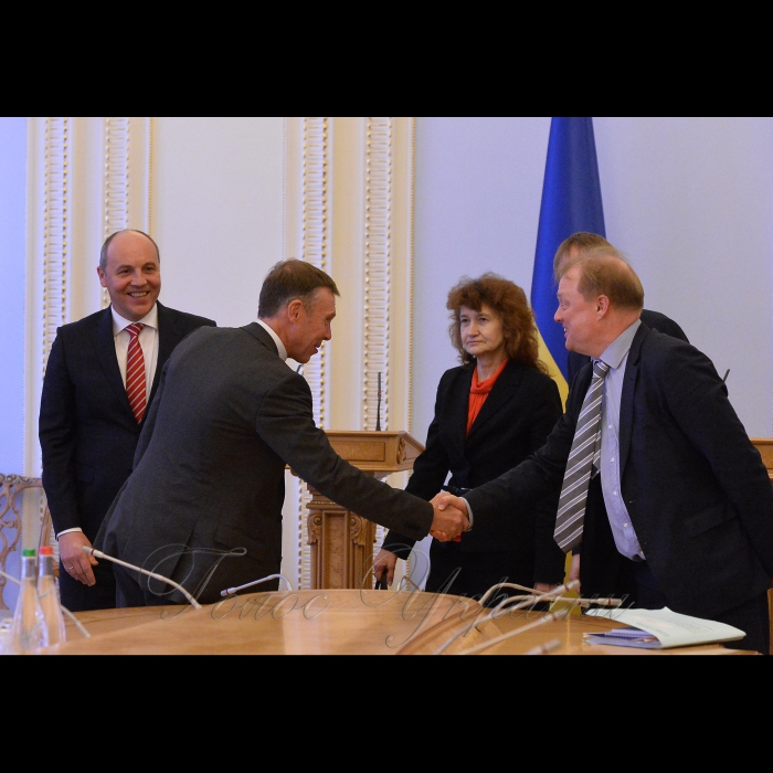 Зустріч Голови Верховної Ради України Андрія Парубія з співдоповідачем комітету ПАРЄ з питань дотримання обов’язків та зобов’язань державами-членами Ради Європи (Моніторинговий комітет) Е.Н.Кроссом. Соболєв С.