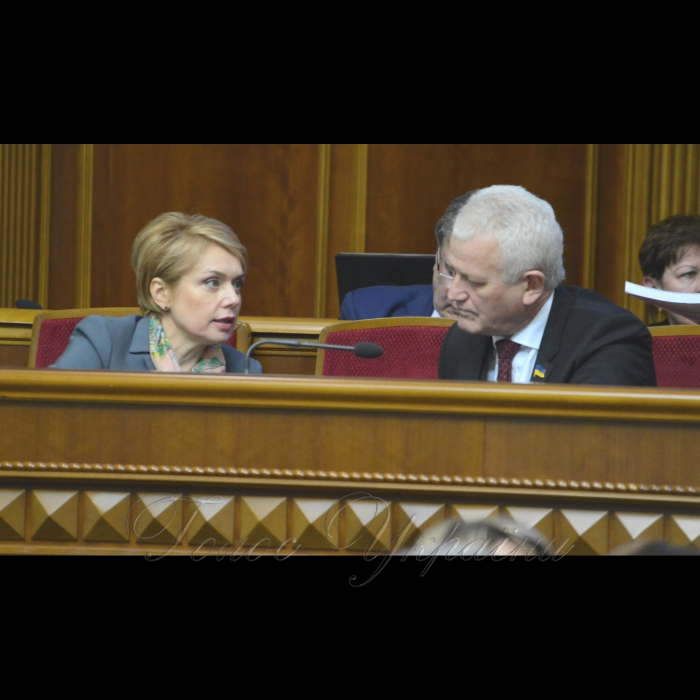 Парламентські слухання на тему: «Національна інноваційна система: стан та законодавче забезпечення розвитку» у Верховній Раді України. Міністр освіти і науки Лілія Гриневич, перший заступник голови Комітету Верховної Ради України з питань науки і освіти Олександр Співаковський