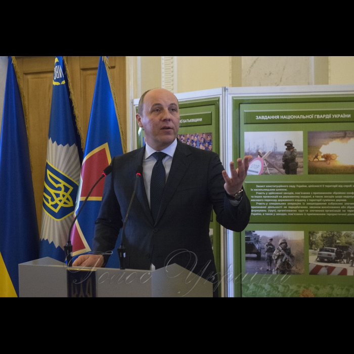 У будівлі Верховної Ради України пройшли урочисті заходи з нагоди святкування четвертої річниці з дня створення Національної гвардії України. В кулуарах 3-го поверху будинку Парламенту відбулася церемонія нагородження особового складу НГУ Головою Верховної Ради України Андрієм Парубієм. У заході взяли участь: Голова Верховної Ради України Андрій Парубій, командувач Національної гвардії України генерал-полковник Юрій Аллеров, народні депутати України.