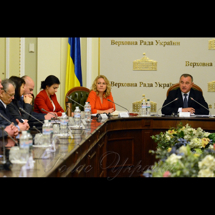 22 березня 2018 перший заступник голови Комітету Верховної Ради України з питань паливно-енергетичного комплексу, ядерної політики та ядерної безпеки Олександр Домбровський та заступник голови комітету Ольга Бєлькова під час Комітетських слухань на тему «ГТС: ключові виклики та критерії залучення стратегічного партнера. Роль парламенту в законодавчому забезпеченні процесу» на яких було звернено увагу на те, що Верховна Рада України разом з урядом провели велику роботу для того, щоб Україна стала членом Європейського Енергетичного Співтовариства. Україна взяла відповідальність що буде виконувати  вимоги Третього енергетичного пакету зокрема щодо запровадження конкурентного, прозорого ринок природного газу.  