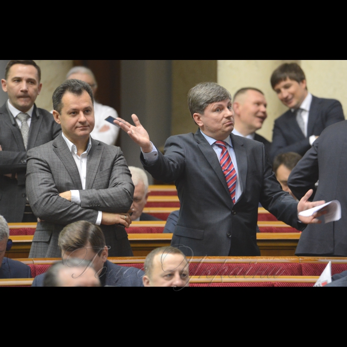 3 квітня 2018 засідання ВР. Тарас Батенко поз., Артур Герасимов БП.