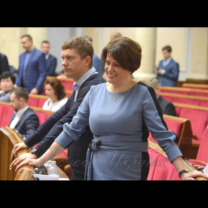 4 квітня 2018 засідання ВР. Заслуховування  заступника Генерального прокурора України - керівника Спеціалізованої антикорупційної прокуратури Назара Холодницького та Директора Національного антикорупційного бюро України Артема Ситника.
Максим Саврасов БП, Ніна Южаніна БП.