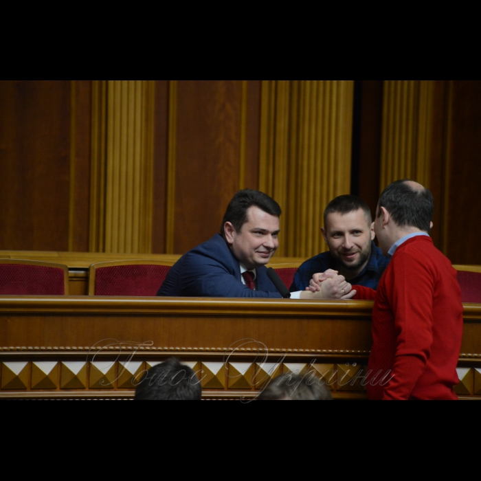4 квітня 2018 засідання ВР. Заслуховування  заступника Генерального прокурора України - керівника Спеціалізованої антикорупційної прокуратури Назара Холодницького та Директора Національного антикорупційного бюро України Артема Ситника.