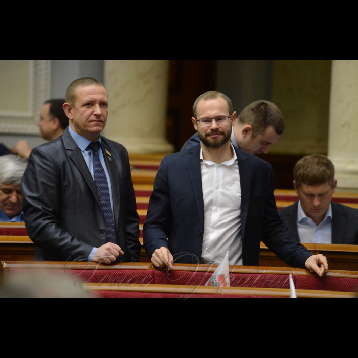 5 квітня 2018 засідання ВР. Михайло Бондар, Павло Пинзеник НФ.