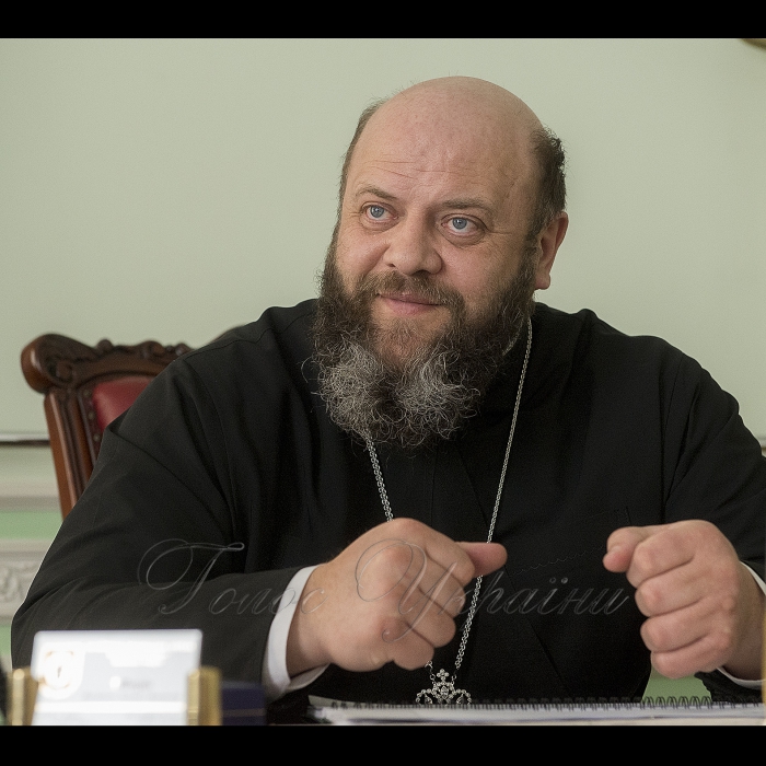 5 квітня 2018 місто Луцьк. Випікання пасок. Жіночий монастир св. Василія Великого Свято-Троїцький кафедральний собор в Луцьку Волинської єпархії Української Православної Церкви Київського Патріархату.
Митрополит Луцький і Волинський Міхаїл Волинської єпархії Київського Патріархату.