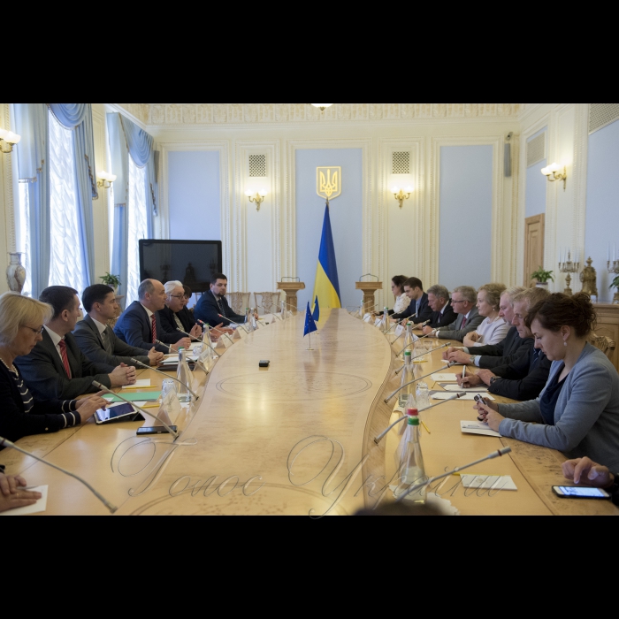 6 квітня 2018 зустріч Голови Верховної Ради України Андрія Парубія з делегацією Комітету Європейського Парламенту у закордонних справах.