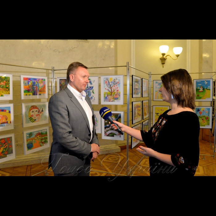 17 квітня 2018 відкриття експозиції у ВР «Щаслива дитина – квітуча Україна». 
За підтримки народного депутата України Олександра Горбунова відбудеться відкриття виставки дитячих малюнків учасників Всеукраїнського конкурсу «Щаслива дитина – квітуча Україна». 
Всеукраїнський конкурс  проводився третій рік поспіль. На конкурс було надіслано 1331 роботи з 44 населених пунктів України. Виставка малюнків вже експонувалися в Америці, Англії, Китаї, Німеччині та інших країнах.
Н.д. Олександр Горбунов - НФ.