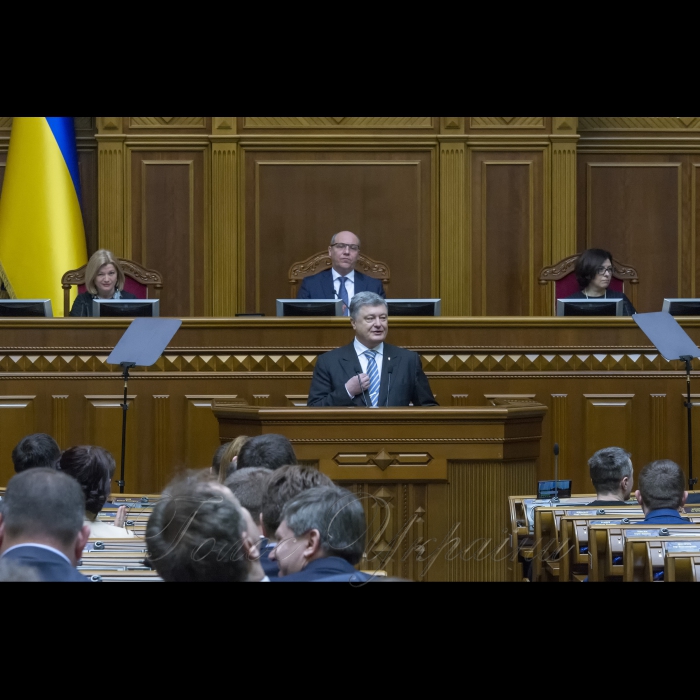 19 квітня 2018 сесія Верховної Ради України. 
Голова Верховної Ради України Андрій Парубій, відкривши ранкове засідання, поінформував про питання порядку денного, які будуть розглядатися на початку засідання. 
А.Парубій далі зазначив: «сьогодні ми маємо історичний шанс. Верховна Рада розгляне звернення Президента України до Вселенського Патріарха Варфоломія про надання Томосу про автокефалію Православної Церкви в Україні».