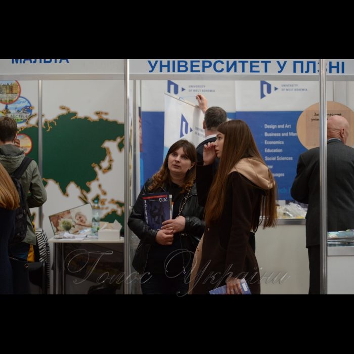 19 квітня 2018 в столичному Українському домі проходять масштабні освітні виставки 