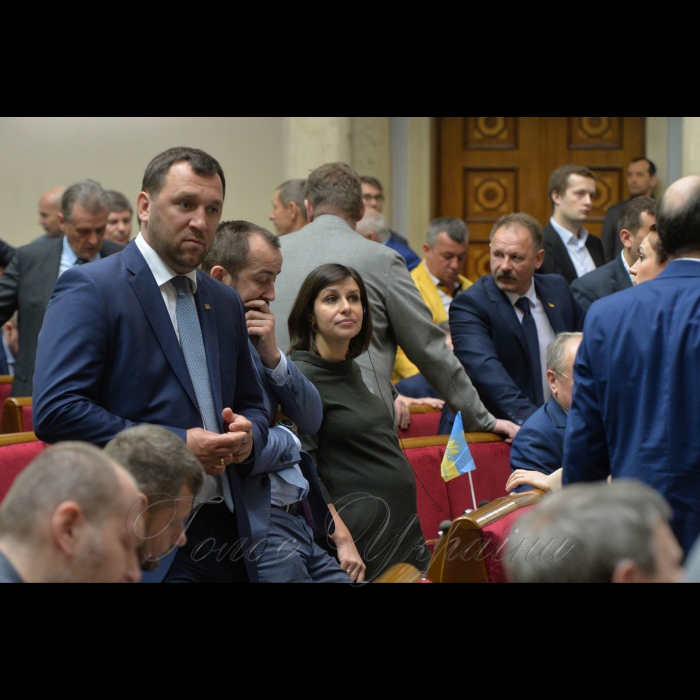 19 квітня 2018 Верховна Рада розглянула звернення Президента України до Вселенського Патріарха Варфоломія про надання Томосу про автокефалію Православної Церкви в Україні.
А.Парубій повідомив, що в пленарному засіданні бере участь Президент України Петро Порошенко. Президент України звернувся до народних депутатів з проханням підтримати його звернення до Вселенського Патріарха Варфоломія про надання Томосу про автокефалію Православної Церкви в Україні.