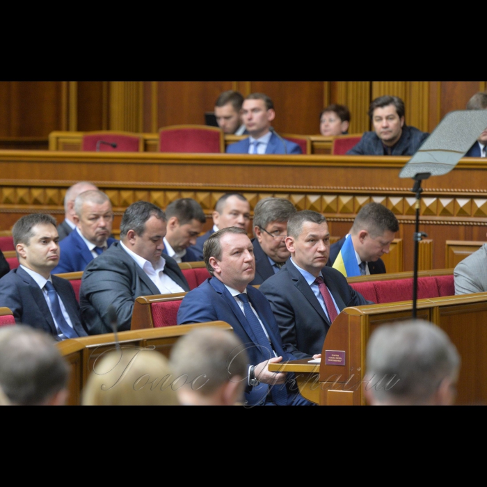 19 квітня 2018 Верховна Рада розглянула звернення Президента України до Вселенського Патріарха Варфоломія про надання Томосу про автокефалію Православної Церкви в Україні.
А.Парубій повідомив, що в пленарному засіданні бере участь Президент України Петро Порошенко. Президент України звернувся до народних депутатів з проханням підтримати його звернення до Вселенського Патріарха Варфоломія про надання Томосу про автокефалію Православної Церкви в Україні.
