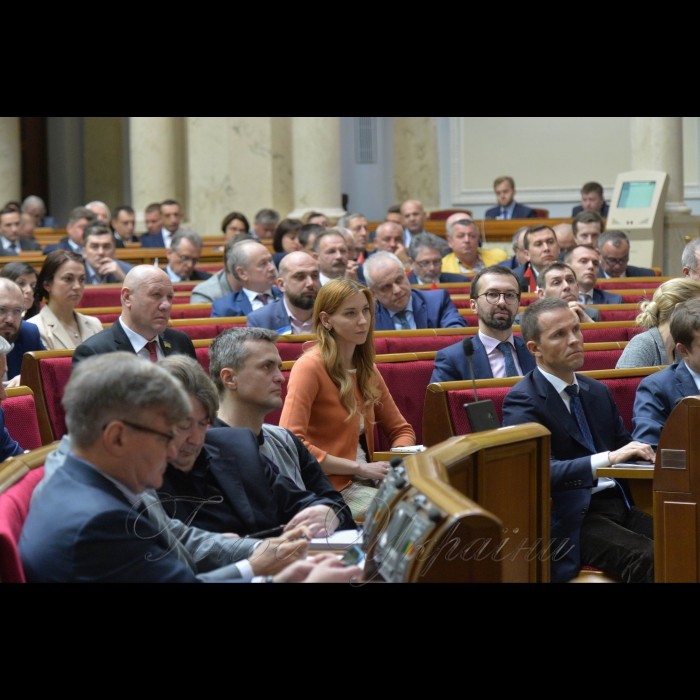 19 квітня 2018 Верховна Рада розглянула звернення Президента України до Вселенського Патріарха Варфоломія про надання Томосу про автокефалію Православної Церкви в Україні.
А.Парубій повідомив, що в пленарному засіданні бере участь Президент України Петро Порошенко. Президент України звернувся до народних депутатів з проханням підтримати його звернення до Вселенського Патріарха Варфоломія про надання Томосу про автокефалію Православної Церкви в Україні.